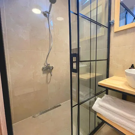 Airport Alibaba Hotel *