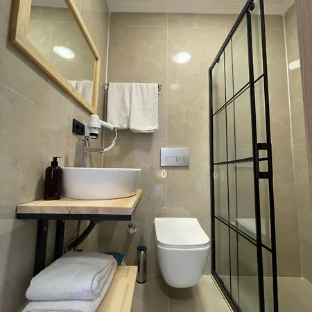 Airport Alibaba House Otel