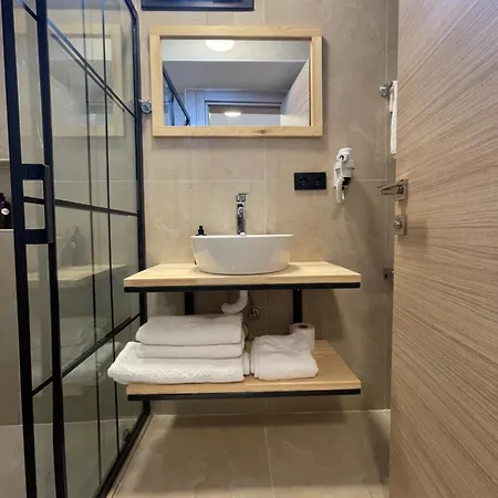 Airport Alibaba House Otel
