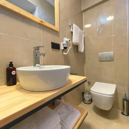 Airport Alibaba House Otel