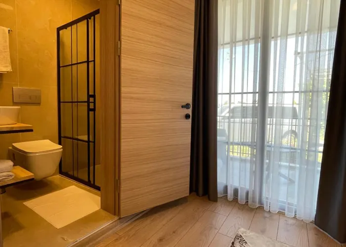 Airport Alibaba Hotel *